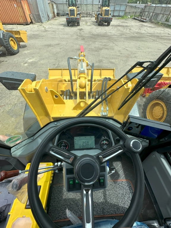 Фронтальный погрузчик Lugong Lg946L