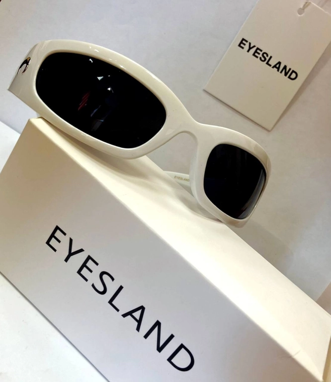 Очки солнцезащитные