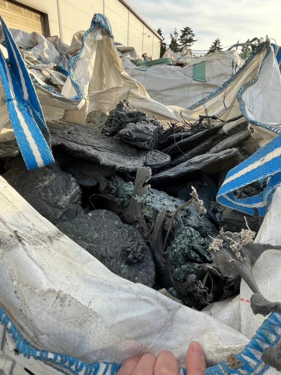 Полипропиленовые литники из под фильтра гранулятора