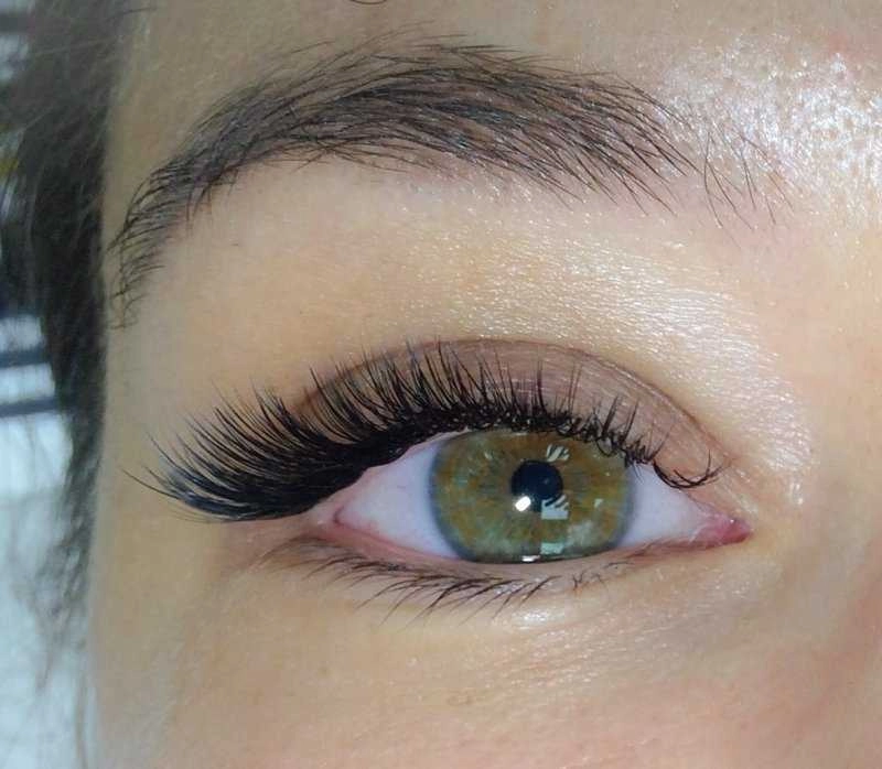 Наращивание ресниц, коррекция бровей, депиляция воском