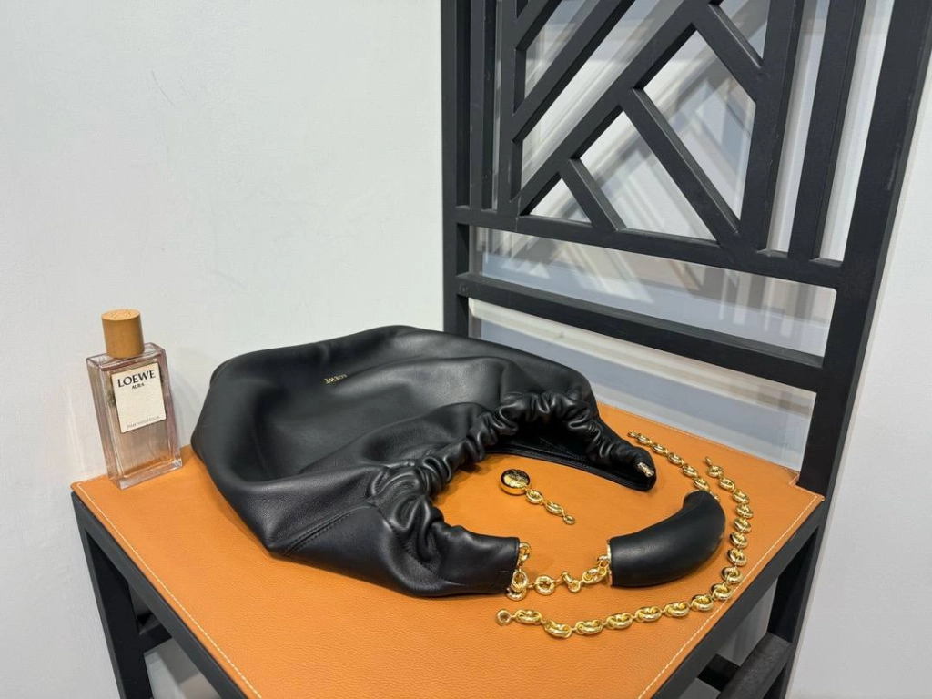 Сумка Loewe Squeeze