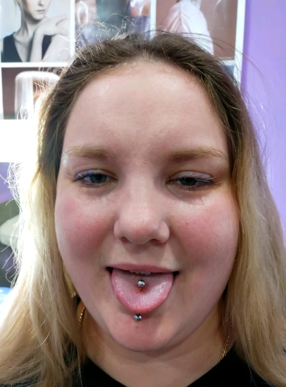 Все виды пирсинга.