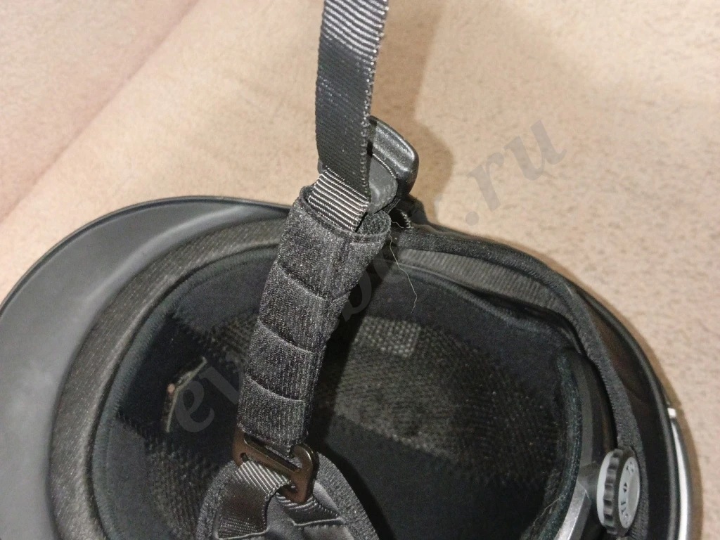 Шлем для верховой езды регулируемый