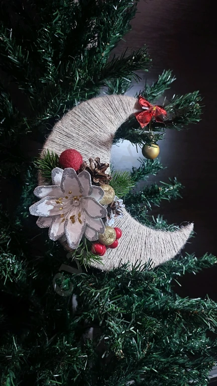 Новогоднее украшение «Месяц»