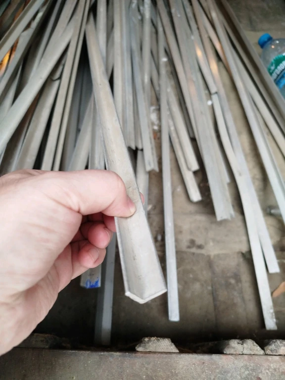 Алюминиевый уголок