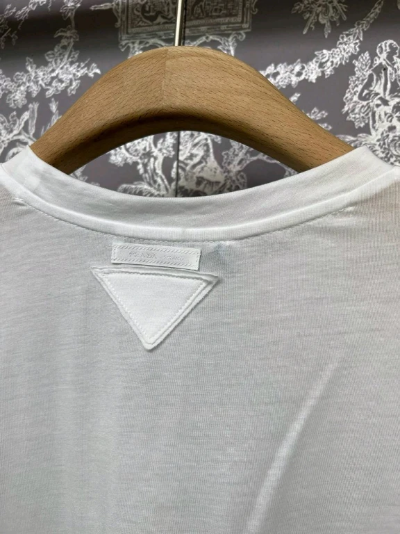 Костюм Prada оригинал .