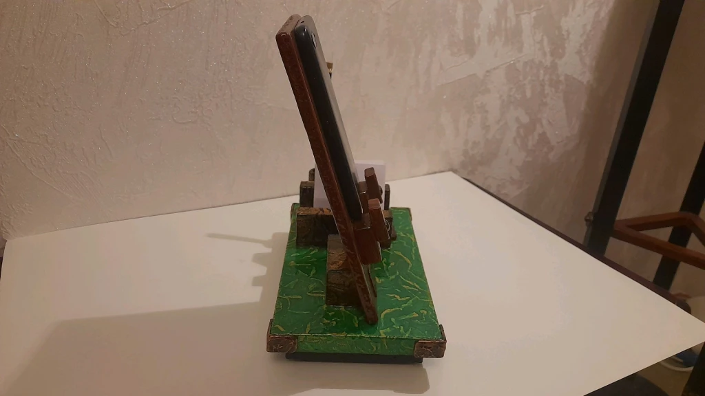 Подставка для телефона.Подарочная.