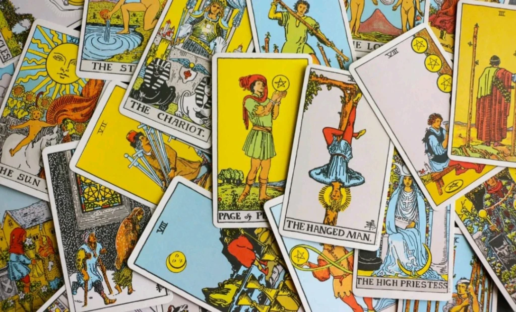 ГАДАНИЕ НА КАРТАХ ТАРО