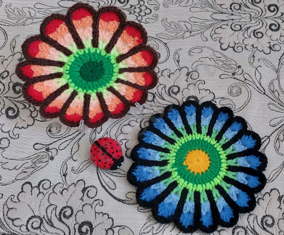 Прихватки радужные (ручная работа)