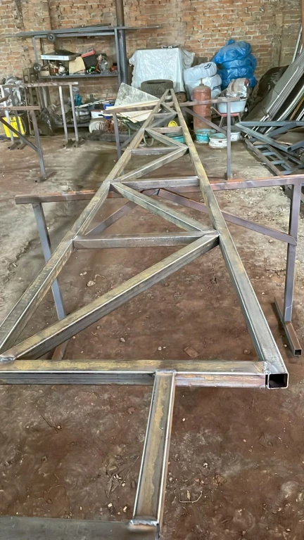 Стягивание стен домов металлом