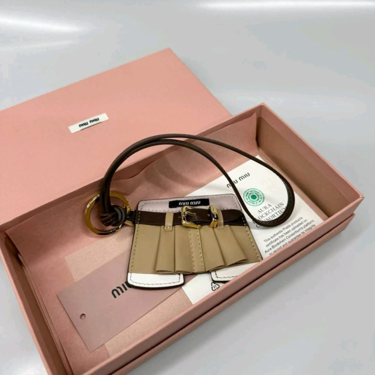 Брелки Miu Miu