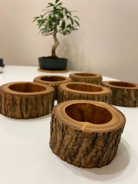 Подсвечники из дерева