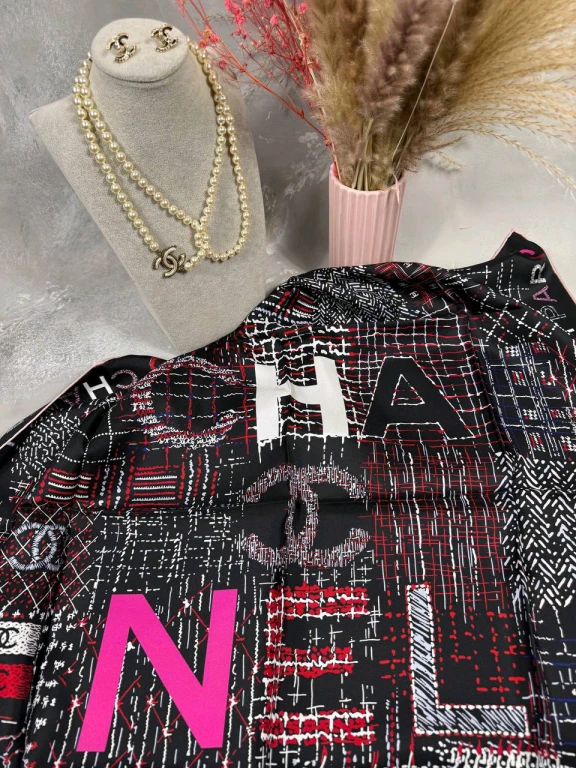 Шарф Chanel Оригинал .
