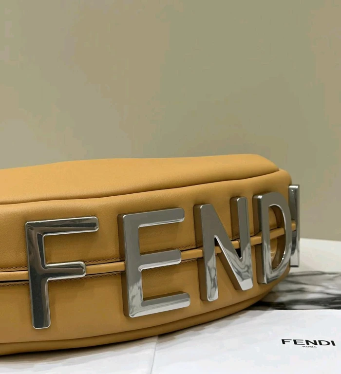 Сумка Fendi оригинал .