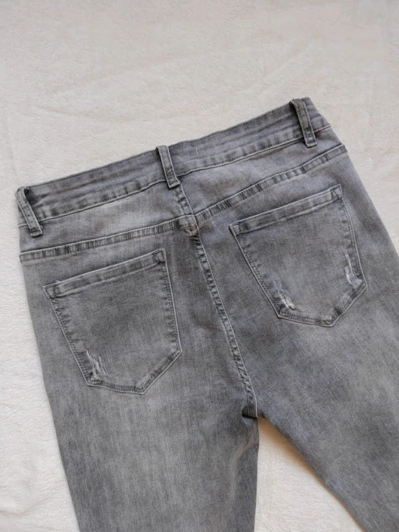 Женские джинсы 45 размер (Новые)