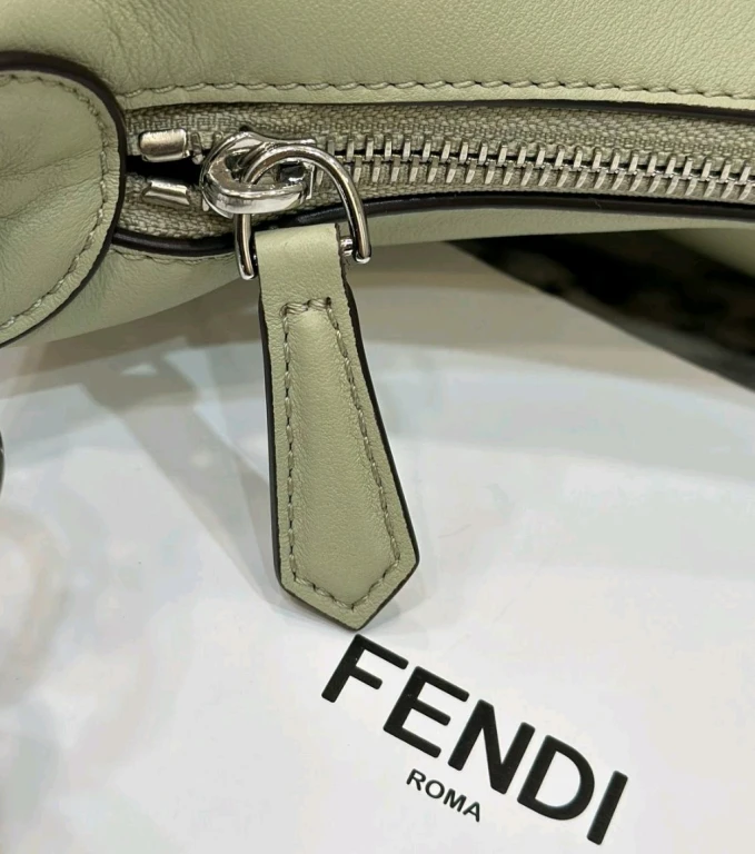 Сумка Fendi оригинал .