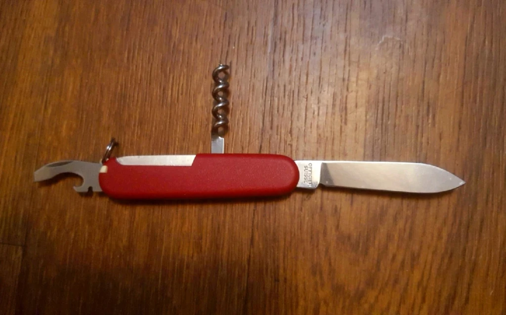Нож Victorinox Waiter 84мм 9 функций