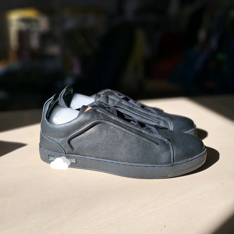 Кеды из нат.кожи lv новые