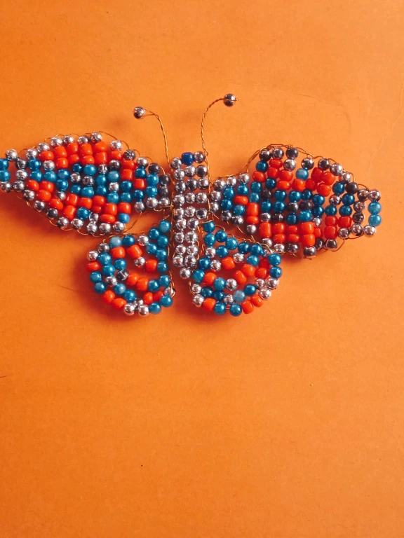 Украшение из бисера