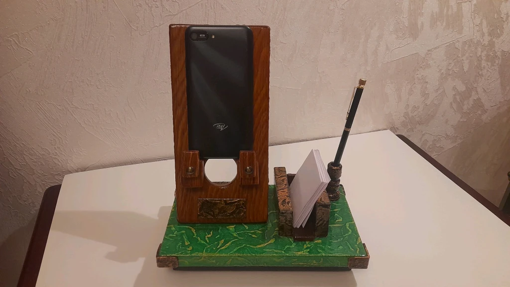 Подставка для телефона.Подарочная.