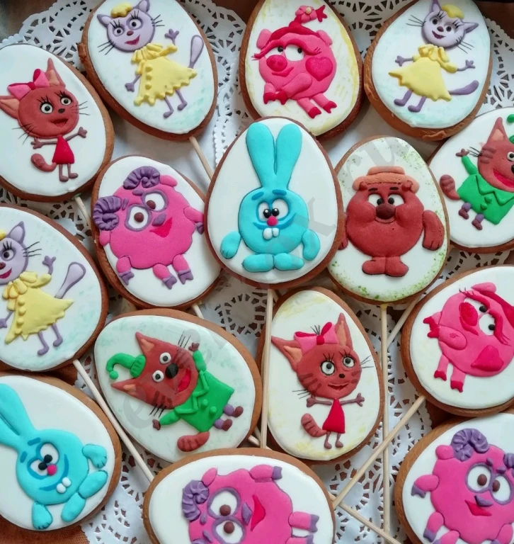 Расписные пряники на палочке.