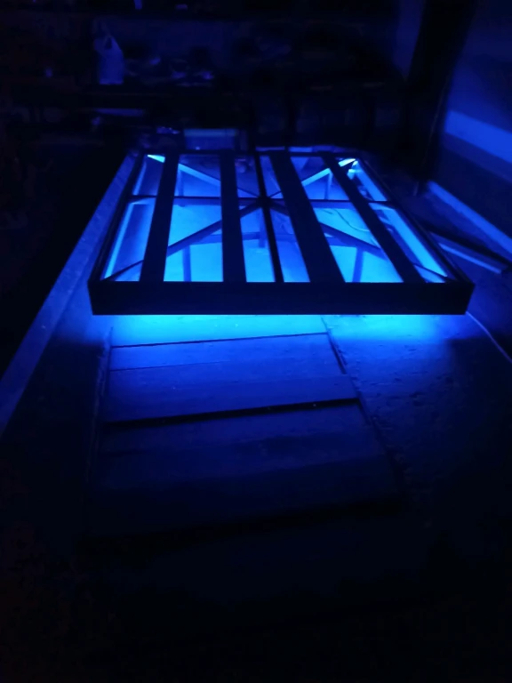 Парящая кровать с подсветкой