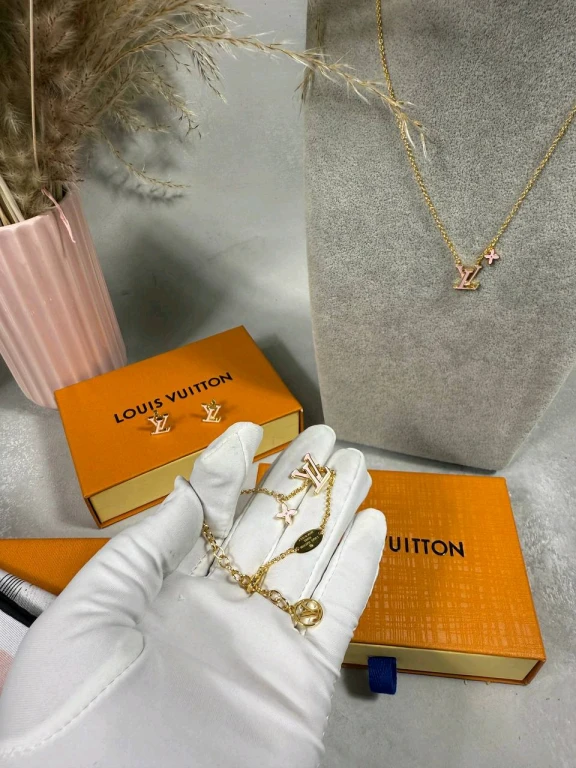 Колье (Сет) Louis vuitton  оригинал .