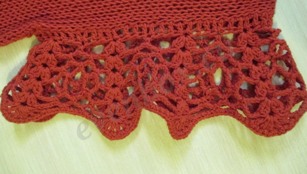 Кофта с ажурными рукавами