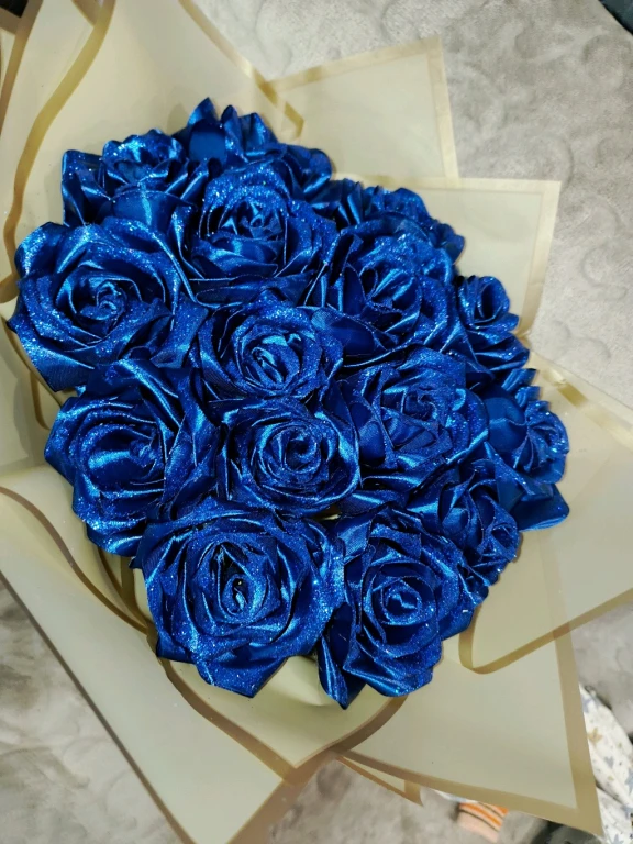 Букеты роз из атласных лент