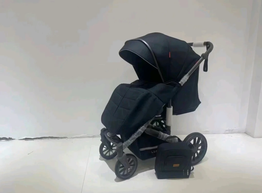 Коляска прогулочная luxmom 790 с рождения