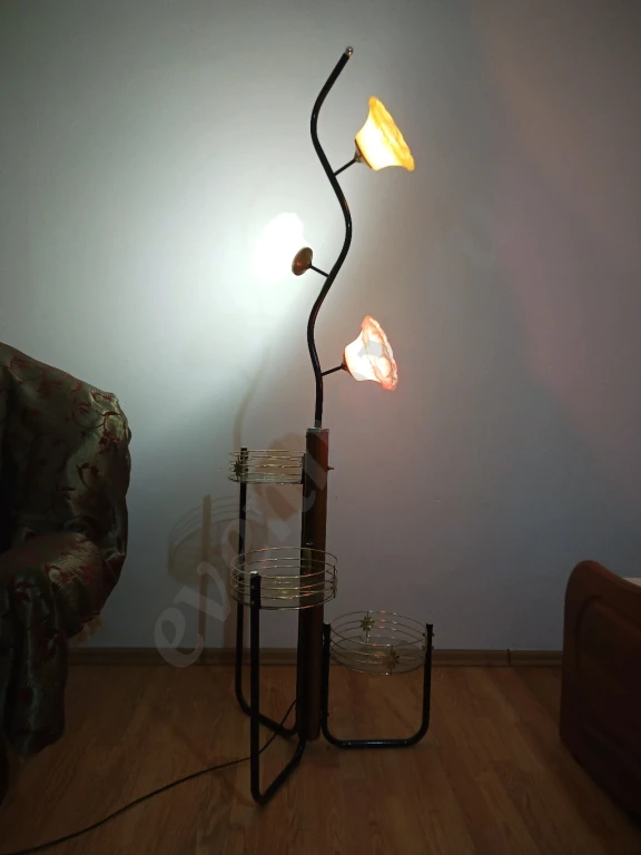 Торшер напольный с  подставками под цветы