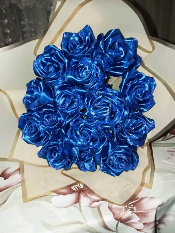 Букеты роз из атласных лент