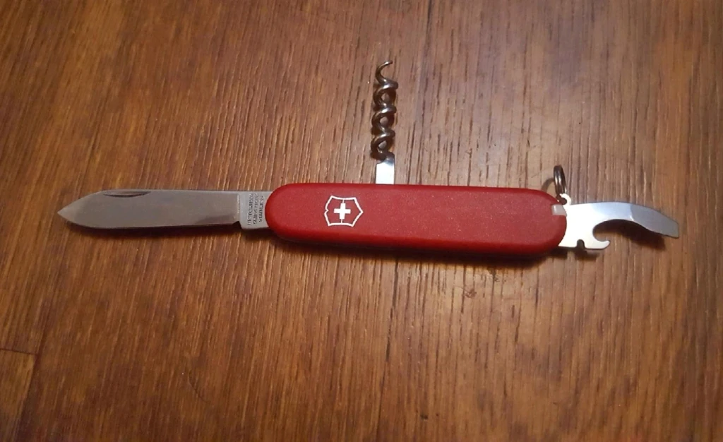 Нож Victorinox Waiter 84мм 9 функций