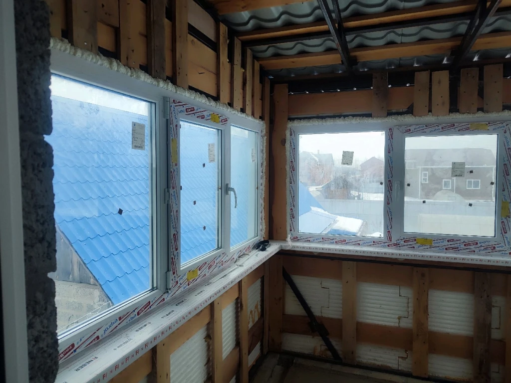 Установка пластиковых окон, обшивка балконов