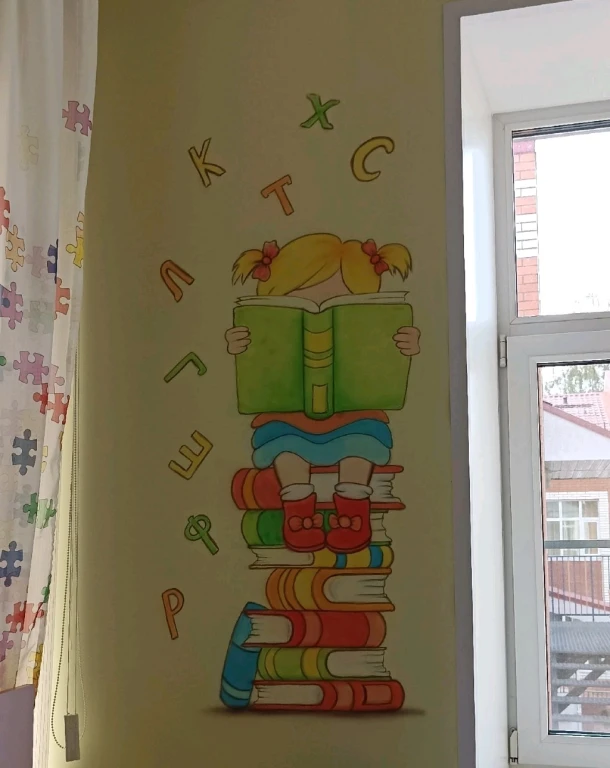 Роспись стен аэрогрофом.