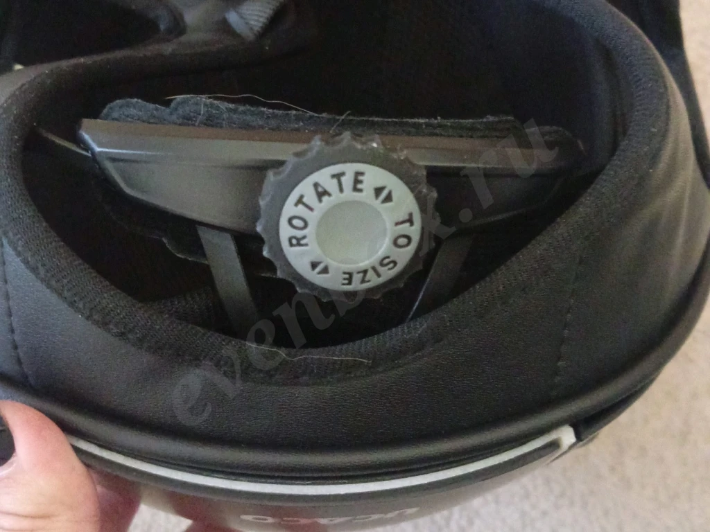 Шлем для верховой езды регулируемый