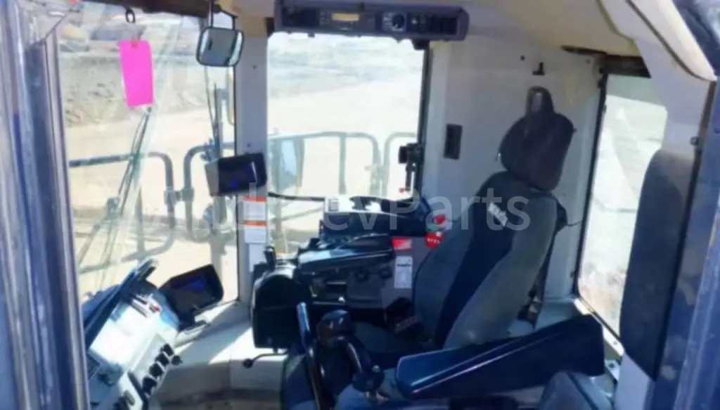 Фронтальный погрузчик Komatsu WA900-8R