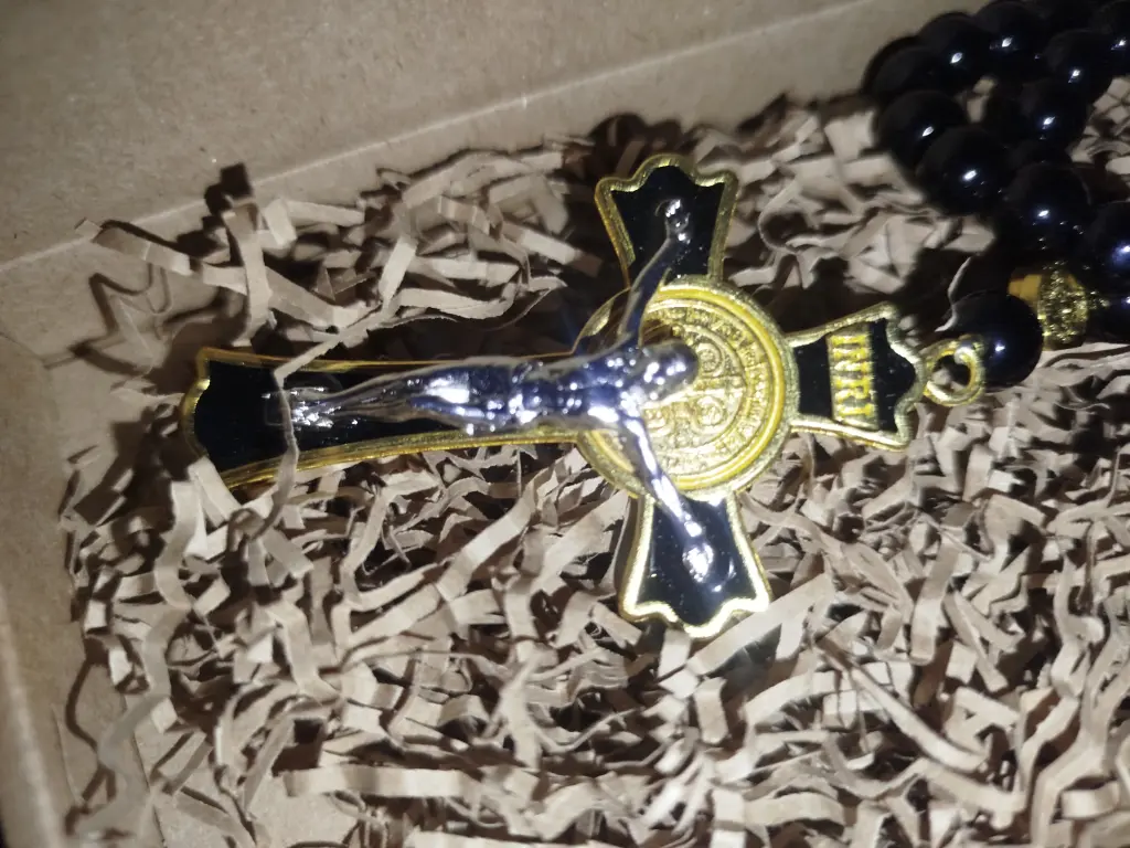 Подвеска на зеркало, чётки.