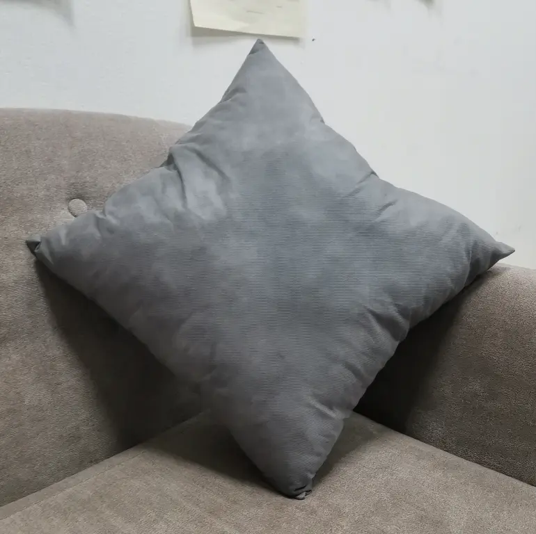 Подушка внутренняя, декоративная 45х45 и 50х50.