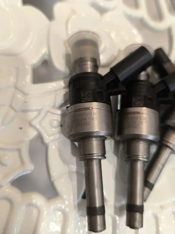 Продам новые оригинальные форсунки Bosch 026150001A (4 шт.)